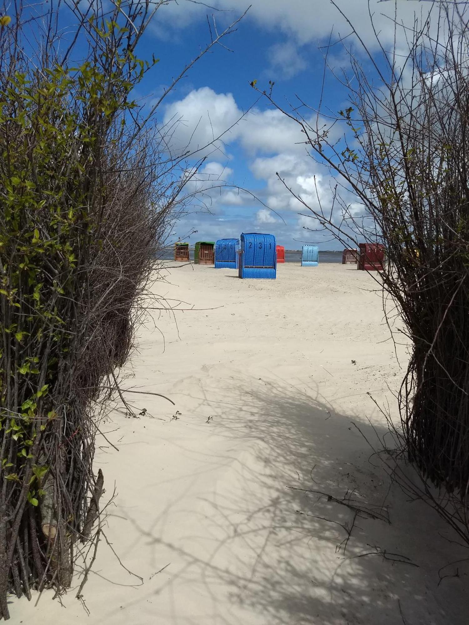 Drei-Insel-Blick Neßmersiel Exterior foto