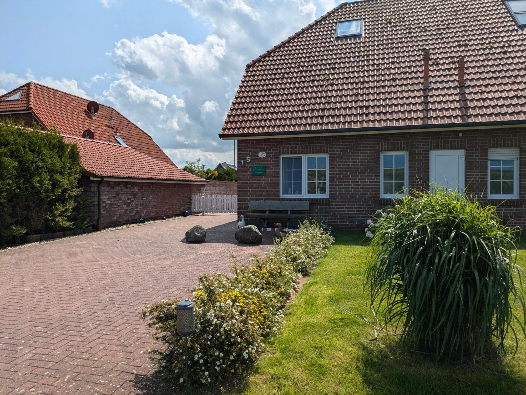 Drei-Insel-Blick Neßmersiel Exterior foto