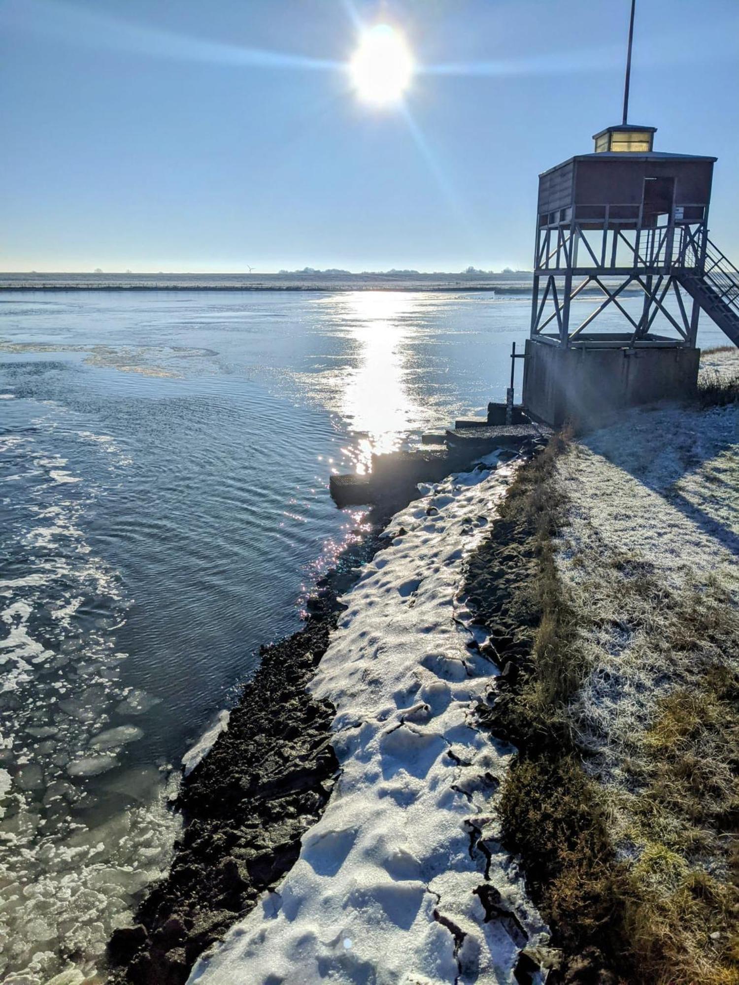 Drei-Insel-Blick Neßmersiel Exterior foto