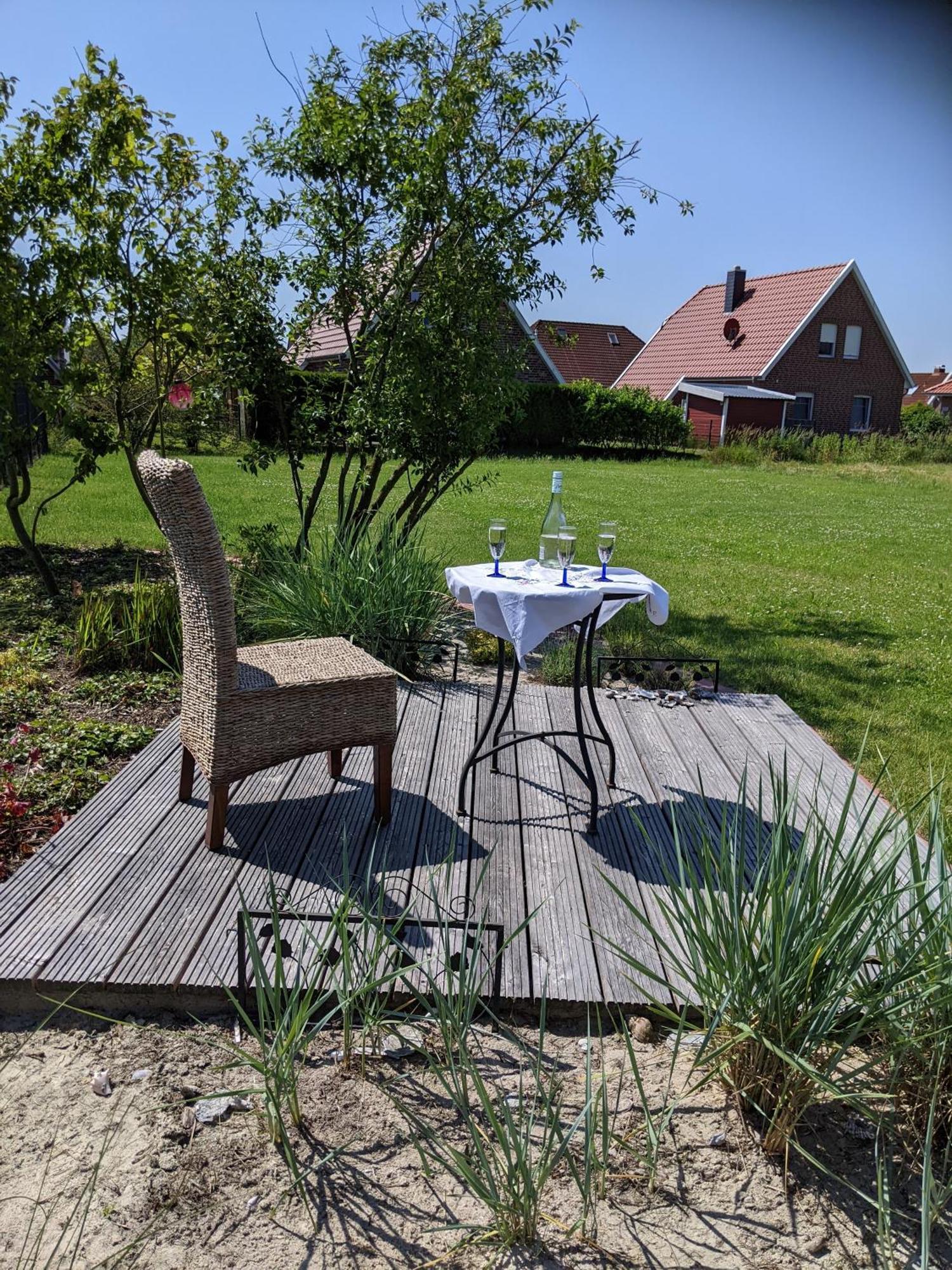 Drei-Insel-Blick Neßmersiel Exterior foto